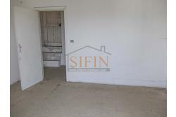 Casa con giardino - Carife, via Del Battista, proponiamo in vendita casa singola di mq. 100,00 da ristrutturare con piccolo giardino privato