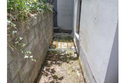 Casa con giardino - Carife, via Del Battista, proponiamo in vendita casa singola di mq. 100,00 da ristrutturare con piccolo giardino privato