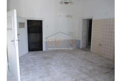 Casa con giardino - Carife, via Del Battista, proponiamo in vendita casa singola di mq. 100,00 da ristrutturare con piccolo giardino privato