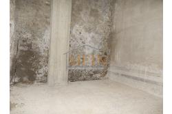 Casa con giardino - Carife, via Del Battista, proponiamo in vendita casa singola di mq. 100,00 da ristrutturare con piccolo giardino privato
