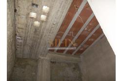 Casa con giardino - Carife, via Del Battista, proponiamo in vendita casa singola di mq. 100,00 da ristrutturare con piccolo giardino privato