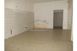 Locale Commerciale - Grottaminarda, in zona centralissima, C/so V. Veneto, in prossimit di piazza XVI marzo, proponiamo in locazione locale commerciale di mq. 160,00 ca.