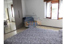Due Case con giardino - Trevico (AV), alla via San Vito, in prossimit della chiesetta dell'omonimo Santo, proponiamo in vendita piccolo compendio immobiliare composto da due abitazione indipendenti contigue di complessivi mq. 206 oltre corte di mq. 300,00 ca.