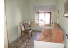 Due Case con giardino - Trevico (AV), alla via San Vito, in prossimit della chiesetta dell'omonimo Santo, proponiamo in vendita piccolo compendio immobiliare composto da due abitazione indipendenti contigue di complessivi mq. 206 oltre corte di mq. 300,00 ca.