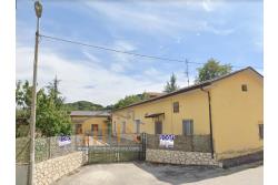Casa indipendente - Trevico (AV), alla via San Vito, in prossimit della chiesetta dell'omonimo Santo, proponiamo in vendita casa indipendente di complessivi mq. 120,00 oltre corte condominiale di mq. 300,00