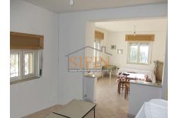 Villa con Giardino - Frigento (AV) lacalit Pagliara via Mattine, a soli 650 metri dal futuro svincolo della Contursi-Lioni-Grottaminarda, proponiamo in vendita villa di mq. 180,00 ca. oltre giardino