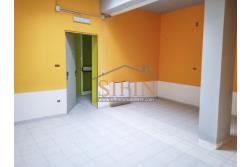 Locale di mq. 700,00 - Ariano Irpino (AV), via Fontananuova, in prossimit del supermercato PAM, proponiamo in locazione locale di mq. 700,00 ca. con ampio parcheggio