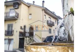 Appartamento indipendente - San Sossio Baronia (AV) via Aniello Coppola, (adiacente piazza Tre Cannelle) proponiamo in vendita appartamento di complessivi mq. 85,00, con ingresso indipendente