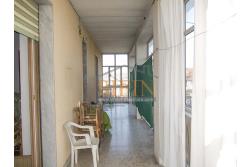 Casa con Terreno - Grottaminarda, via Fontanelle (SS91) in prima periferia, proponiamo in vendita fabbricato di mq. 145,00 oltre veranda di mq. 12,00 e balcone (portico) di mq. 11,00 con mq. 4.300,00 di terreno edificabile.