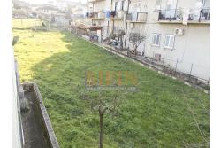 Casa con Terreno - Grottaminarda, via Fontanelle (SS91) in prima periferia, proponiamo in vendita fabbricato di mq. 145,00 oltre veranda di mq. 12,00 e balcone (portico) di mq. 11,00 con mq. 4.300,00 di terreno edificabile.