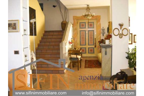 Villa con Giardino in Parco - Vendita - Ariano Irpino - C/da Brecceto