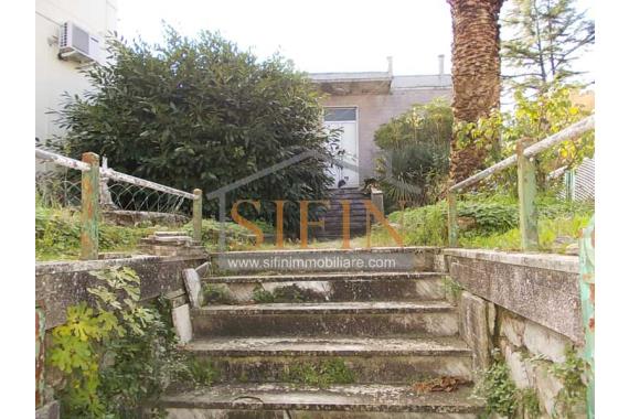 Villetta con giardino - Vendita - Pietradefusi, su Corso V. Emanuele