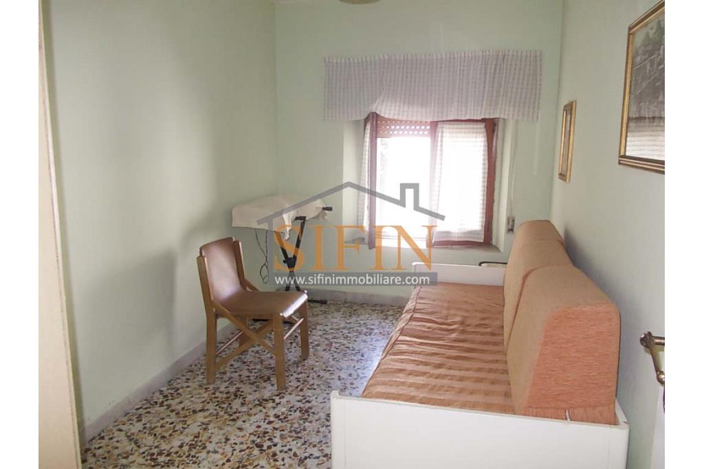 Due Case con giardino - Trevico (AV), alla via San Vito, in prossimit della chiesetta dell'omonimo Santo, proponiamo in vendita piccolo compendio immobiliare composto da due abitazione indipendenti contigue di complessivi mq. 206 oltre corte di mq. 300,00 ca.