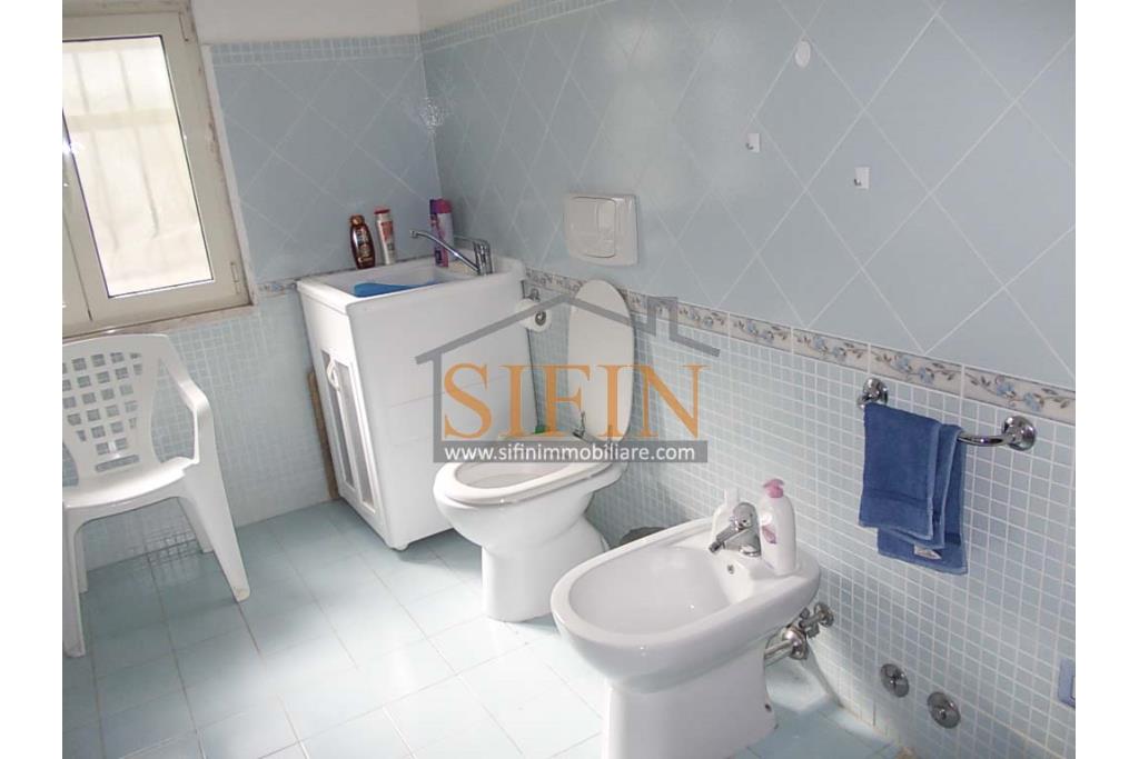 Casa indipendente - Trevico (AV), alla via San Vito, in prossimit della chiesetta dell'omonimo Santo, proponiamo in vendita casa indipendente di complessivi mq. 120,00 oltre corte condominiale di mq. 300,00