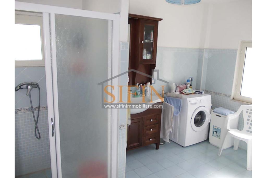 Casa indipendente - Trevico (AV), alla via San Vito, in prossimit della chiesetta dell'omonimo Santo, proponiamo in vendita casa indipendente di complessivi mq. 120,00 oltre corte condominiale di mq. 300,00