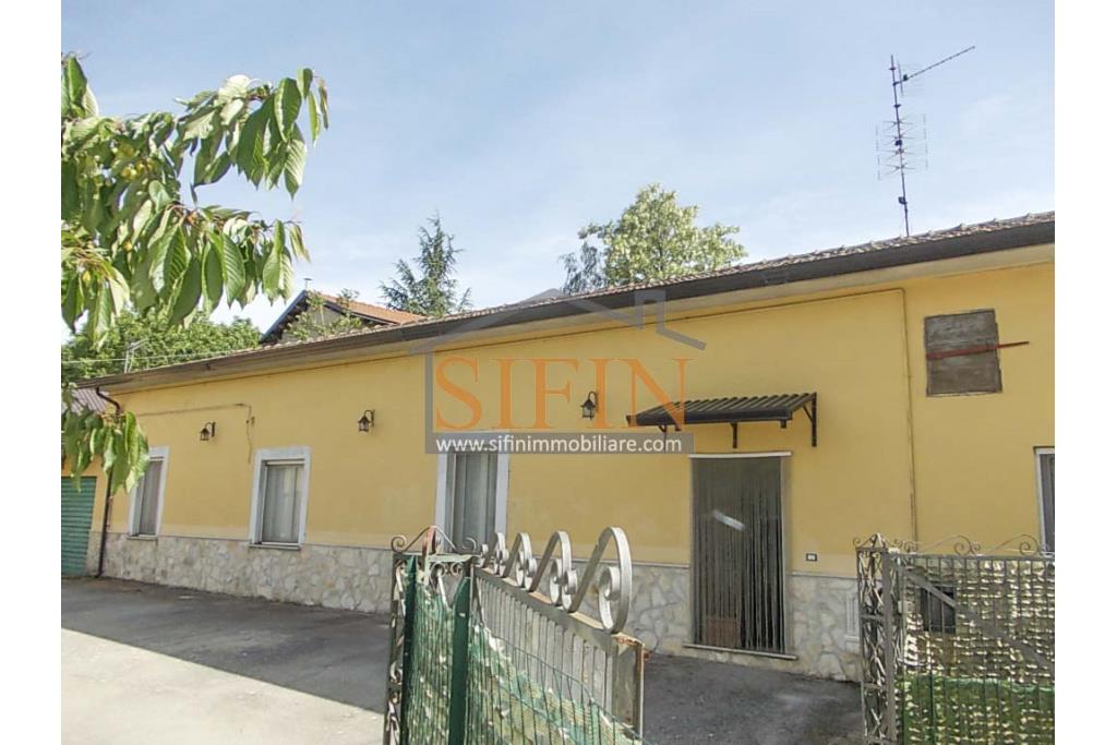 Casa indipendente - Trevico (AV), alla via San Vito, in prossimit della chiesetta dell'omonimo Santo, proponiamo in vendita casa indipendente di complessivi mq. 120,00 oltre corte condominiale di mq. 300,00