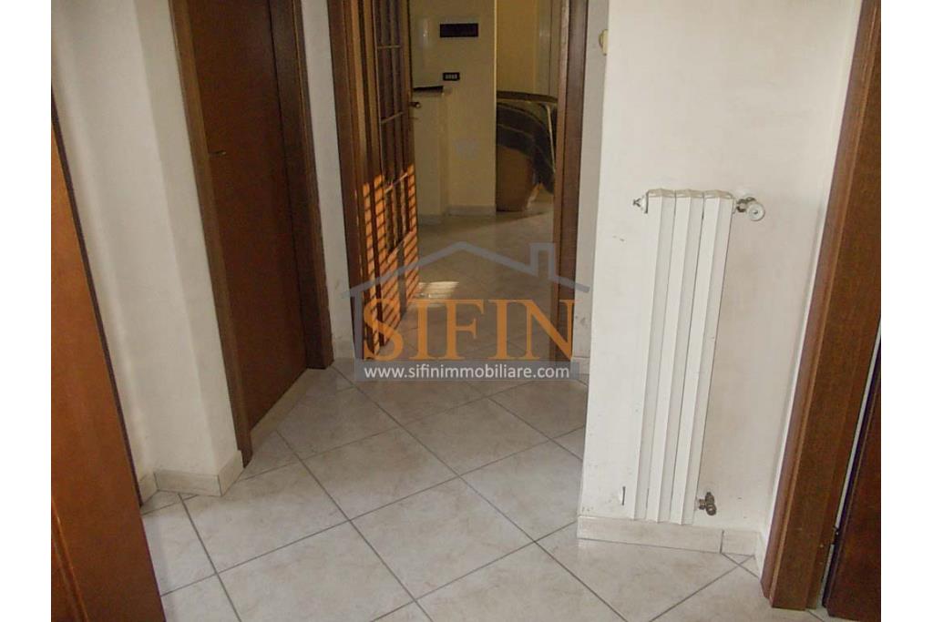 Villa con Giardino - Frigento (AV) lacalit Pagliara via Mattine, a soli 650 metri dal futuro svincolo della Contursi-Lioni-Grottaminarda, proponiamo in vendita villa di mq. 180,00 ca. oltre giardino