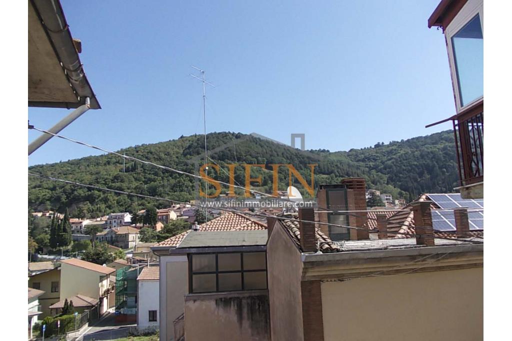 Appartamento con deposito - Appartamento Vendita Carife, Vicolo Zaccagnini, a ridosso della centralissima Piazza San Giovanni, di mq. 55,00 ca. oltre deposito/tavernetta