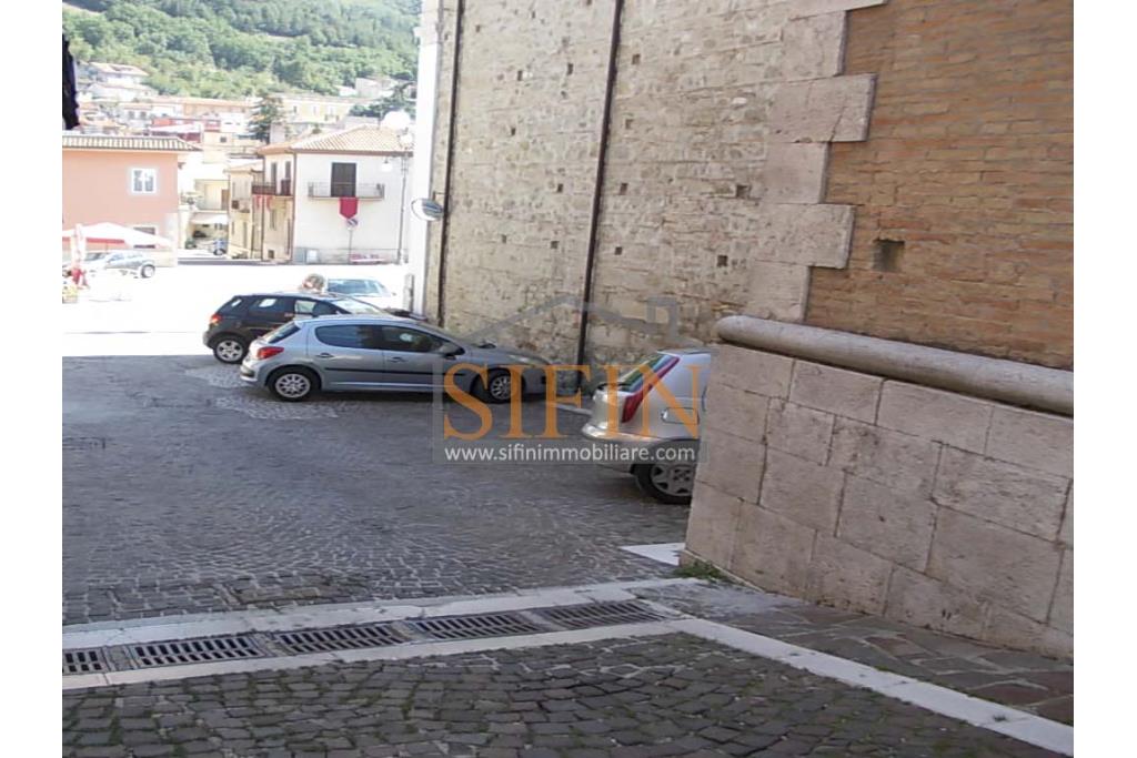 Appartamento con deposito - Appartamento Vendita Carife, Vicolo Zaccagnini, a ridosso della centralissima Piazza San Giovanni, di mq. 55,00 ca. oltre deposito/tavernetta