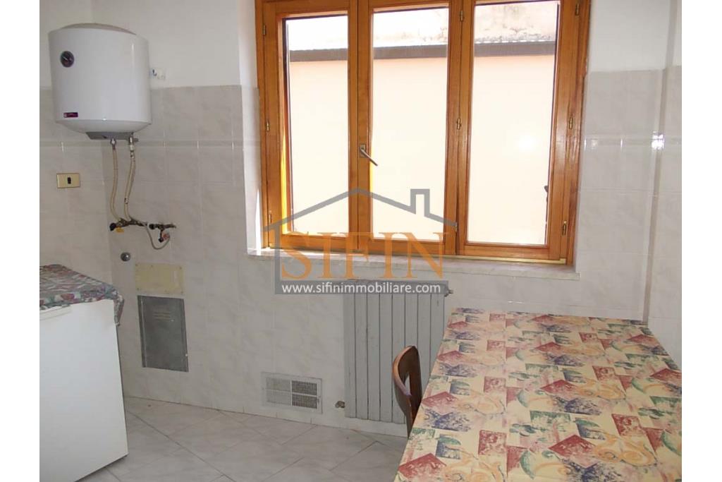 Appartamento con deposito - Appartamento Vendita Carife, Vicolo Zaccagnini, a ridosso della centralissima Piazza San Giovanni, di mq. 55,00 ca. oltre deposito/tavernetta
