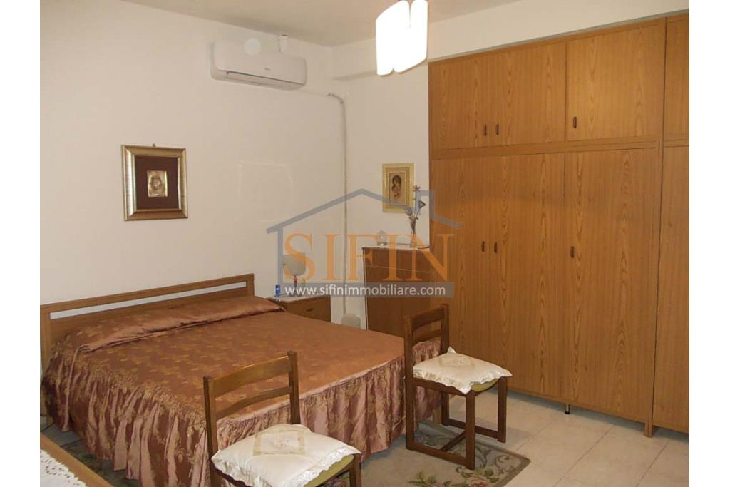 Appartamento indipendente - San Sossio Baronia (AV) via Aniello Coppola, (adiacente piazza Tre Cannelle) proponiamo in vendita appartamento di complessivi mq. 85,00, con ingresso indipendente