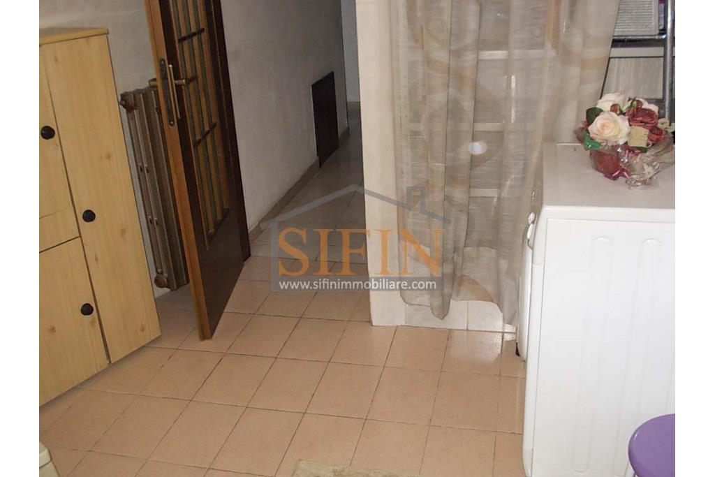 Appartamento indipendente - San Sossio Baronia (AV) via Aniello Coppola, (adiacente piazza Tre Cannelle) proponiamo in vendita appartamento di complessivi mq. 85,00, con ingresso indipendente
