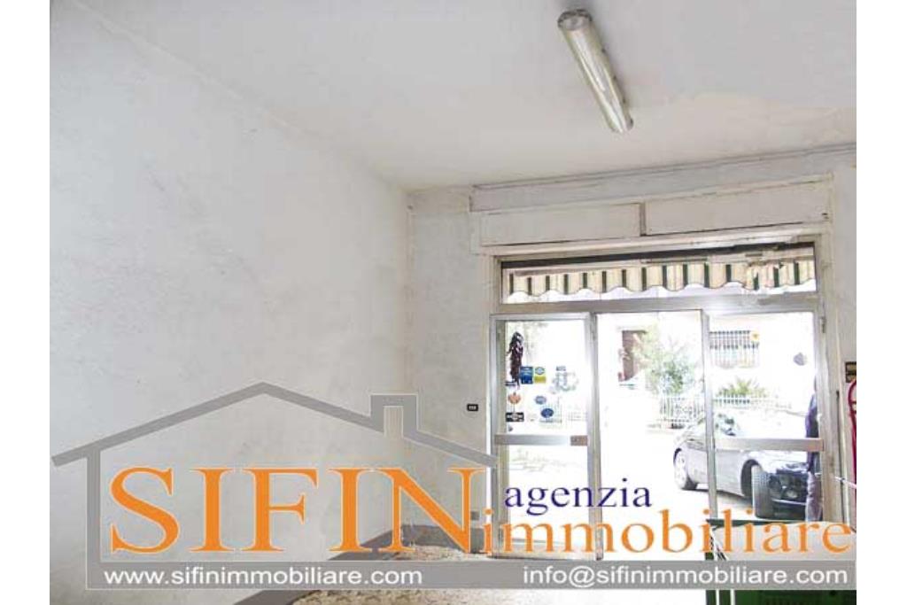 Locale Commerciale - Locale commerciale di mq. 85,00 in vendita a Grottaminarda in Via Fontanelle