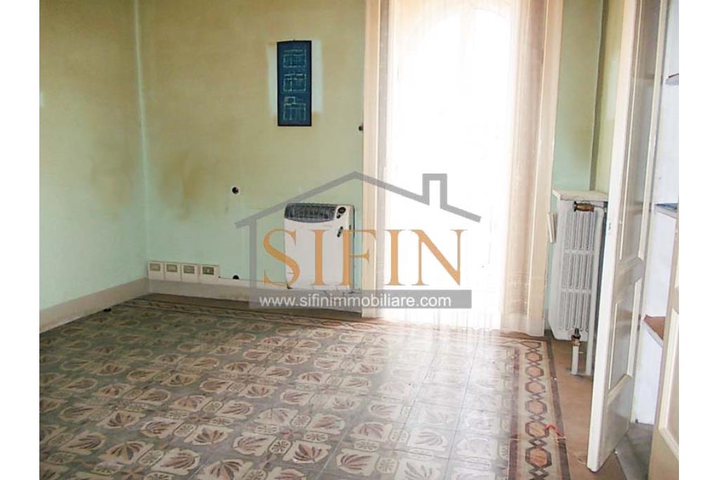 Appartamento storico - appartamento in vendita a Savignano Irpino sulla centralissima Piazza Umberto I