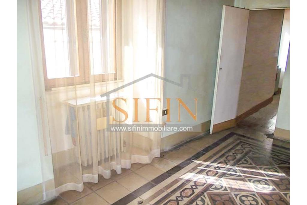 Appartamento storico - appartamento in vendita a Savignano Irpino sulla centralissima Piazza Umberto I