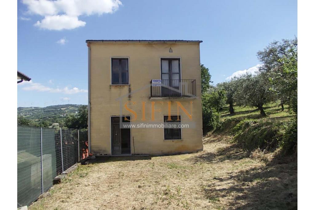 Casa con Terreno - Frigento, Via Amendola (Pagliara), proponiamo in vendita casa indipendente di mq. 85,00 ca. con mq. 2.000,00 di terreno