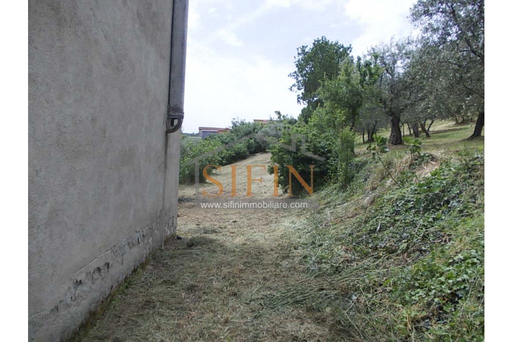 Casa con Terreno - Frigento, Via Amendola (Pagliara), proponiamo in vendita casa indipendente di mq. 85,00 ca. con mq. 2.000,00 di terreno
