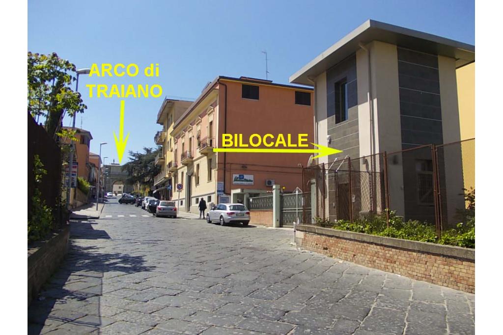 Bilocale indipendente  - Benevento, via San Pasquale, a soli 100 metri dall'Arco di Traiano, proponiamo in locazione grazioso e particolare bilocale autonomo