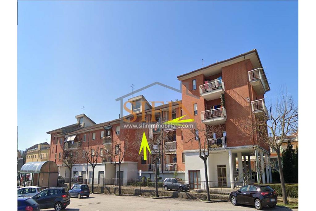 Appartamento con garage - Grottaminarda, in zona centralissima, Piazzale Padre Pio, proponiamo in vendita appartamento di mq. 80,00 ca. ubicato al terzo piano