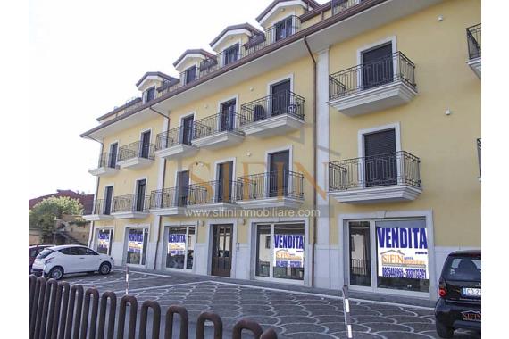 Appartamento con 4 posti auto - Vendita - Grottaminarda via D. Cimarosa