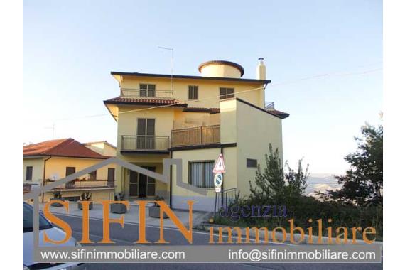 Villa con Giardino - Vendita - Frigento - Localit� Pagliara