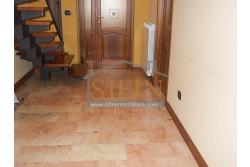 Villa con Giardino - Villa di mq. 400,00 ca. oltre a mq. 56,00 di garage e dependance autonoma di mq. 80,00 il tutto circondato da mq. 1.500,00 di giardino 