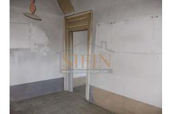 Casa indipendente - Montaguto, C.so Umberto I, proponiamo in vendita appartamento d'epoca di mq. 50,00 ca. con ingresso indipendente ed ubicato al piano primo.