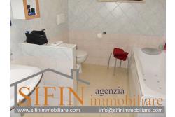 Appartamento con giardino - Melito Irpino, in zona periferica, proponiamo in vendita favoloso appartamento di mq. 115,00 ca. con buone rifiniture tra cui tapparelle ad azionamento elettrico, aria condizionata, porta blindata