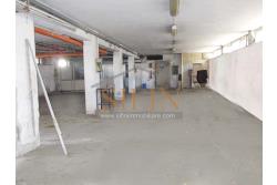 Capannone con uffici e piazzale - Napoli, adiacente Aeroporto di Capodichino, via Filippo Maria Briganti, proponiamo in locazione capannone di mq. 3.000,00 