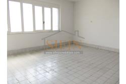 Capannone con uffici e piazzale - Napoli, adiacente Aeroporto di Capodichino, via Filippo Maria Briganti, proponiamo in locazione capannone di mq. 3.000,00 