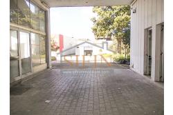 Capannone con uffici e piazzale - Napoli, adiacente Aeroporto di Capodichino, via Filippo Maria Briganti, proponiamo in locazione capannone di mq. 3.000,00 