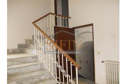 Casa padronale - Casalbore, via F. Gallo, in pieno centro storico e a poca distanza dalla Torre Normanna, proponiamo in vendita casa padronale di mq. 280,00 ca. complessivi 