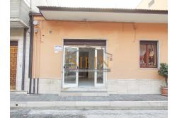 Ufficio in affitto - Grottaminarda, via Berlinguer, in prossimit della fermata degli Autobus, locale di mq. 40,00 in affitto