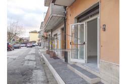 Ufficio in affitto - Grottaminarda, via Berlinguer, in prossimit della fermata degli Autobus, locale di mq. 40,00 in affitto