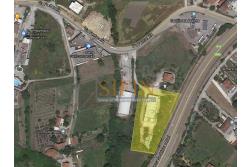 Capannone con terreno - capannone in cemento armato di mq. 700,00 (ml. 40,00 x 17,50) con mq. 8.000,00 ca. di terreno limitrofo di cui mq. 2.000,00 ca. gia pavimentati 
