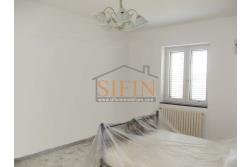 Villa con Terreno - villetta di complessivi mq. 280,00 ca. oltre a deposi per ulteriori mq. 150,00 il tutto circondato da oltre quattro ettari di terreno (mq. 45.000,00) sufficienti per impiantare un azieda agricola.