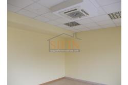 villa con locale commerciale - Grottaminarda via Fontanelle (S.S.91) proponiamo in vendita fabbricato di complessivi mq. 600,00 fornito di ascensore, che collega il piano terra con il piano primo, oltre a mq. 450,00 ca. di piazzale asfaltato