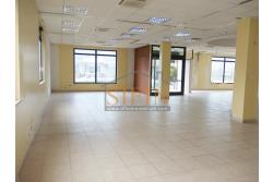 Locale Commerciale - Grottaminarda, su strada ad alto flusso veicolare, via Fontanelle, proponiamo in vendita locale commerciale (ex sede banca) di mq. 160,00 ca. con mq. 300,00 di piazzale pavimentato ad uso esclusivo