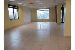 Locale Commerciale - Grottaminarda, su strada ad alto flusso veicolare, via Fontanelle, proponiamo in vendita locale commerciale (ex sede banca) di mq. 160,00 ca. con mq. 300,00 di piazzale pavimentato ad uso esclusivo