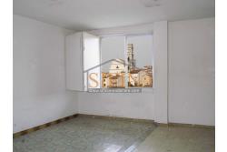 fabbricato 1.700 mq - Grottaminarda, via M. Buonarroti, in adiacenza della Banca Popolare di Bari e a soli 300 metri dal Corso Vittorio Veneto, proponiamo in vendita Palazzina commerciale da Ristrutturare di complessivi mq. 1.700,00 ca. disposta su tre livelli